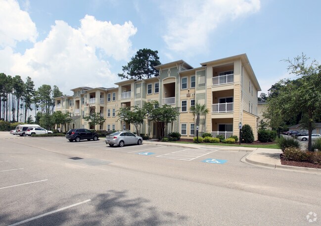 Latitude @ the Commons Apartments