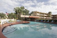 Hawaiian Palms Apartments