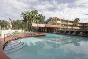 Hawaiian Palms Apartments