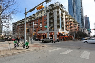 AMLI Downtown Apartments