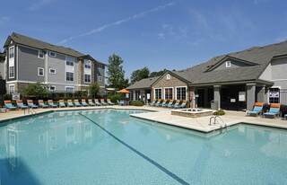 Centerview at Crossroads Apartments