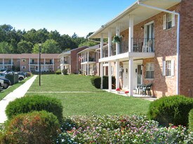 Holly Court Apartments