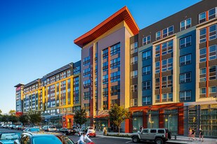 Halstead Square Apartments