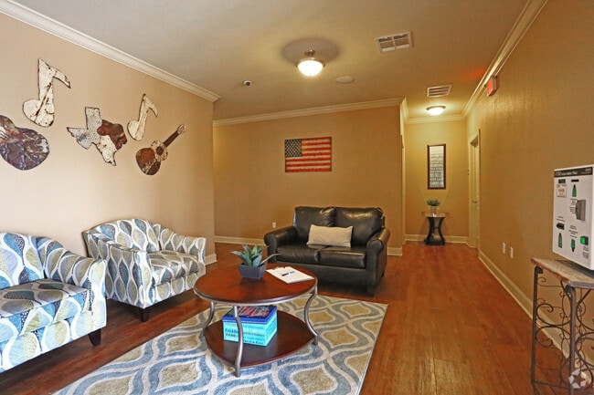 The Pointe at Ben White Apartments