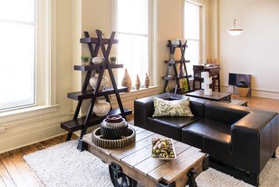 H.H. Warner Luxury Lofts Apartamentos