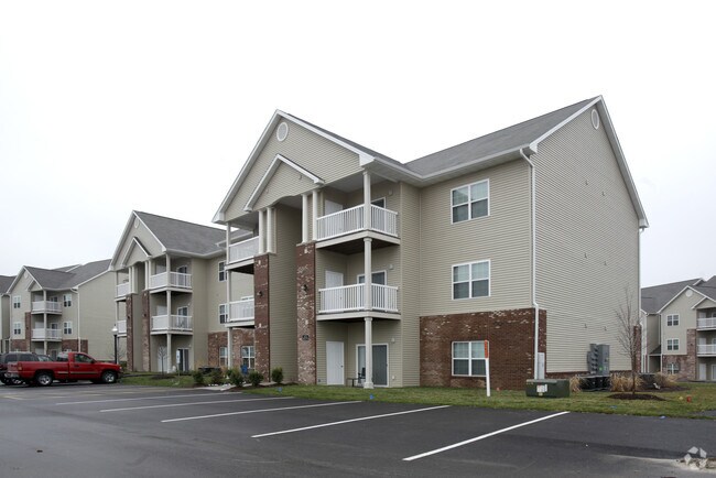 Villas At Crystal Lake Apartments