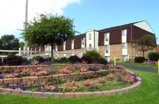 Linda & Susan Arms Apartments
