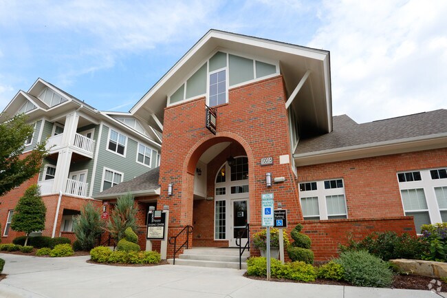 Madison Square at Northlake Apartamentos