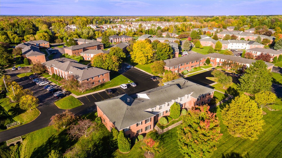 Waverlywood Apartments & Townhomes Rentals Webster, NY