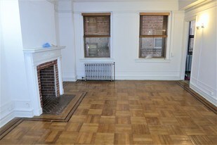 82-67 Austin St Queens NY Apartments
