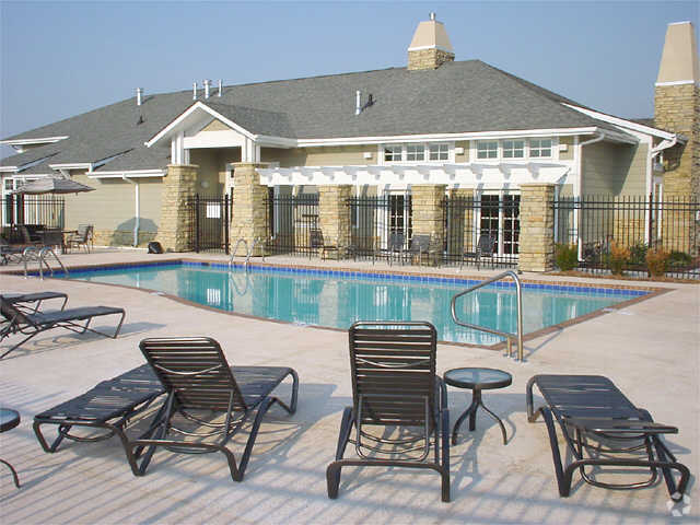 Mansions at Hemingway Apartments