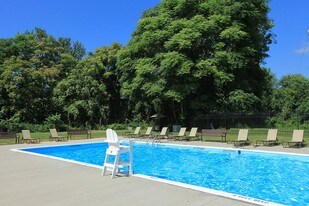 Chelsea Ridge Apartments