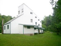 34 Riverbend Rd Apartments