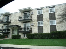 108 N McAree Rd Waukegan IL Apartments
