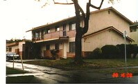 5621 Hoffman Ct Apartments