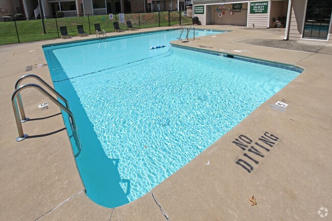 Mallard Lake Apartments