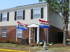 The Villas of Oakwood Apartments