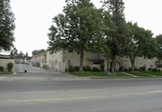 Courtyard at Central Park Apartments