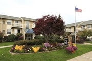 Bay Club Apartments