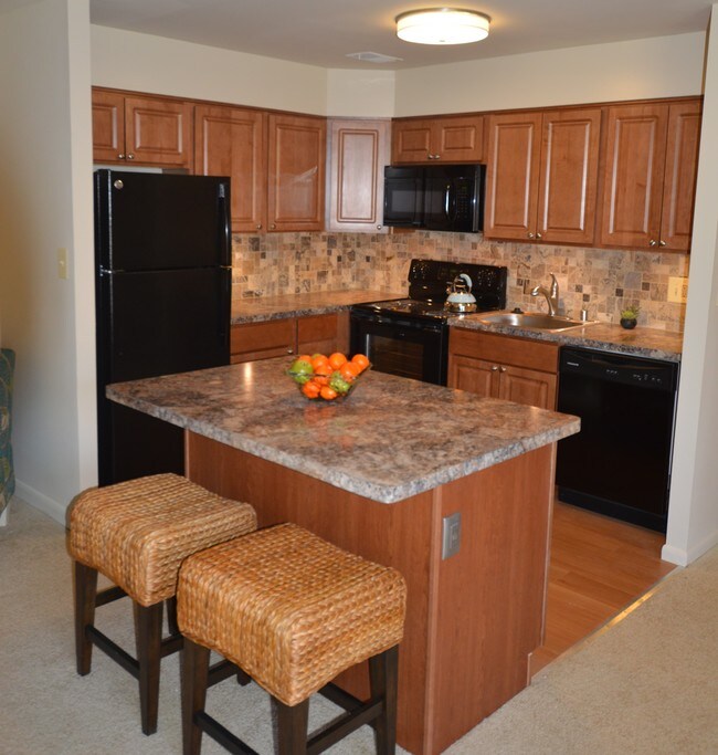 The Lakes Apartments