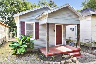 1 Bedroom Single-Family Home for Rent $700