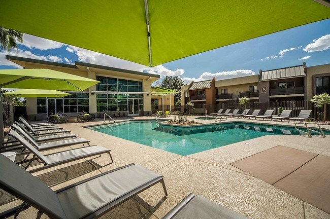 Onnix Apartments
