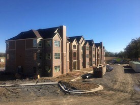 The Pointe at Cabot Apartments