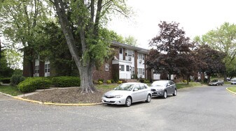 Nieuw Amsterdam Village Apartments