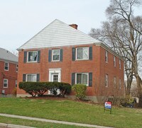 557 Aberdeen Ave Apartments
