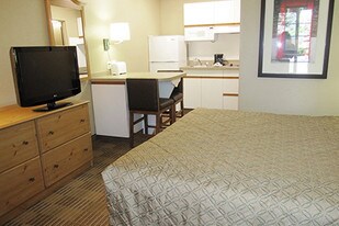 Furnished Studio – Portland - Tigard Apartments