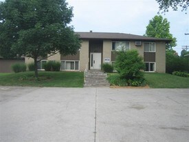 2029 9th St Coralville IA Apartments