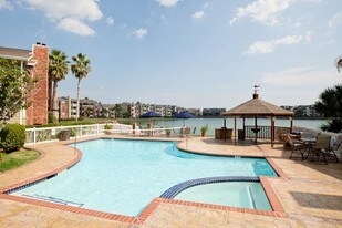 Lakeside at Campeche Apartments