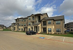 Republic Deer Creek Apartments