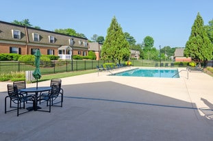 Galleria Courtyards Apartments
