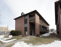 924 S 22nd St Apartments