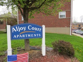 83 Aljoy Ct Reading OH Apartments