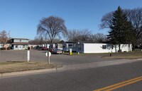 Cloverleaf Apartments