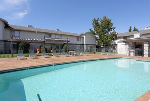 Lakewood Gardens Apartments