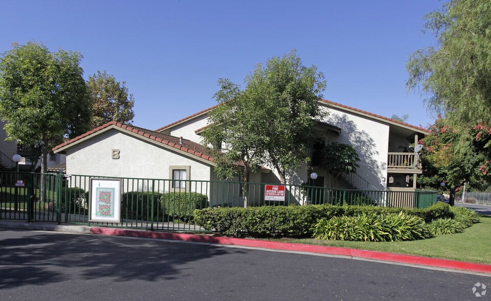 La Habra Apartments