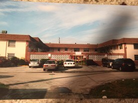 1804 N 17th Ave Hollywood FL Apartments