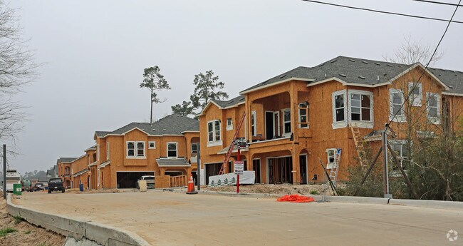 The Grand Estates in the Forest Apartments