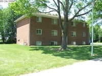 735 Big Bend Rd Apartments