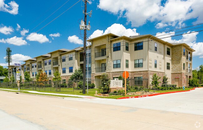 Stratus Cinco Ranch Apartments
