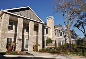 Reserve at Garden Oaks Apartments