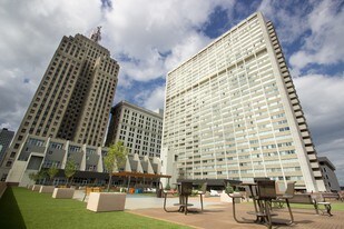 Kellogg Square Apartments