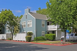 Savannah Court Apartments