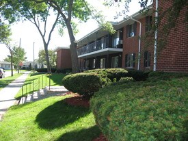 7607 W Waterford Ave Milwaukee WI Apartments