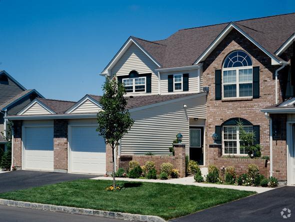 Fairfield Hills South at Farmingville Apartments