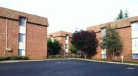 Lakeside Plaza Apartments