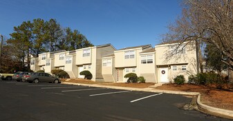 Churchill at St. Andrews Apartments